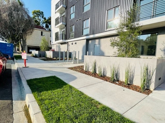 Sidewalk at Lido Apartments - 1532 Brockton Ave, Los Angeles, CA, 90025