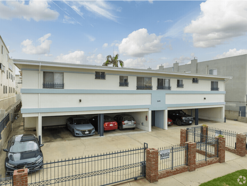 the building where the motel is located - Photo Gallery