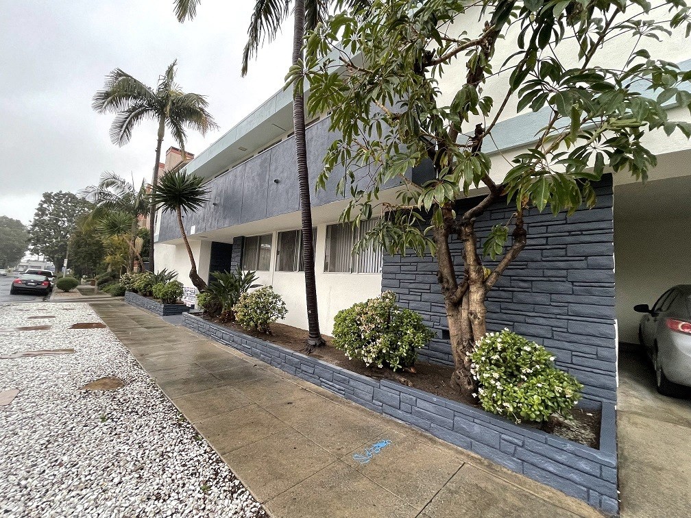 a city for sale property.