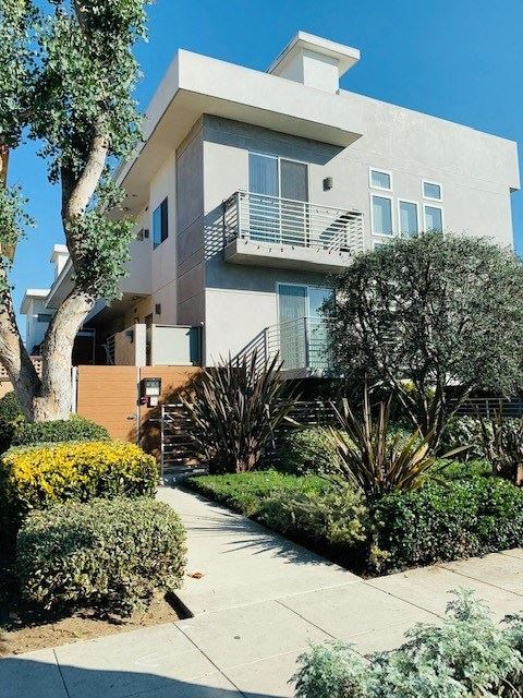 3630 Mentone Ave Studio-2 Beds Apartment for Rent - Photo Gallery 1