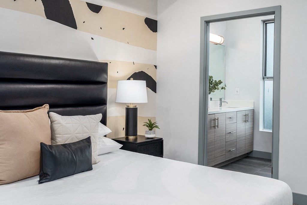 Gorgeous Bedroom at Lido Apartments - 4025 Grandview, California, 90066