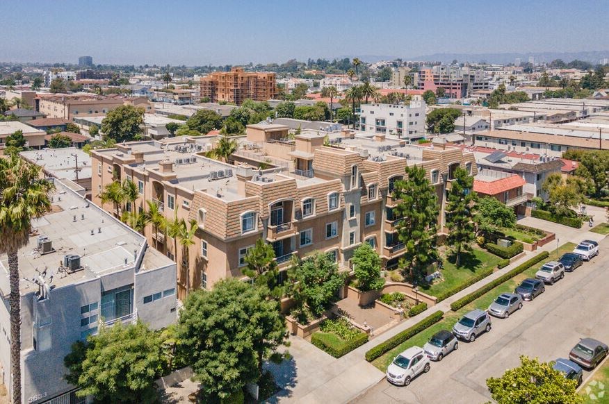 Rooftop View at 3623 Jasmine Avenue, California