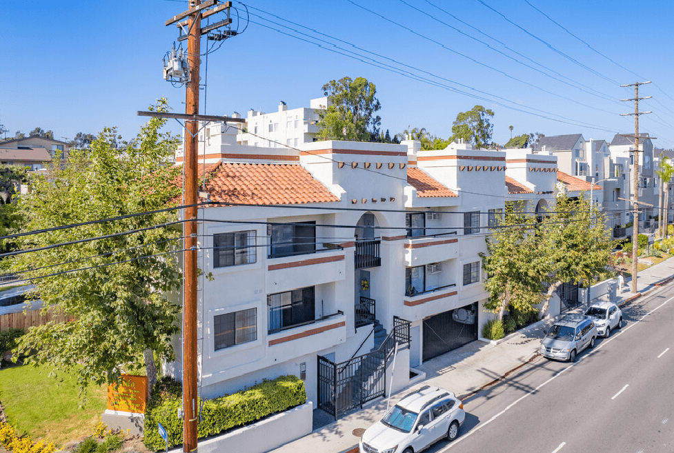 Lido Apartments - 3460 Jasmine Avenue