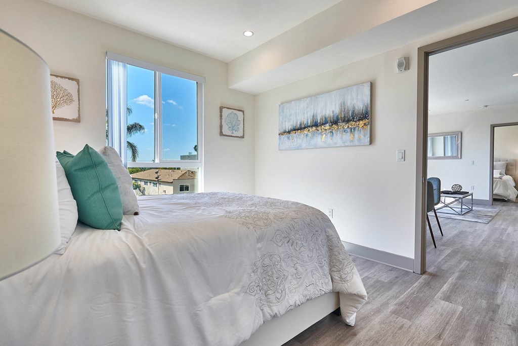 Two Bedroom Apartment at 4847 Oakwood Ave. Los Angeles, CA