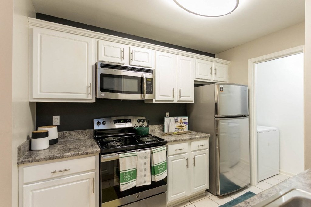 Kitchen at The Resort At Lake Crossing Apartments, PRG Real Estate, Lexington, KY