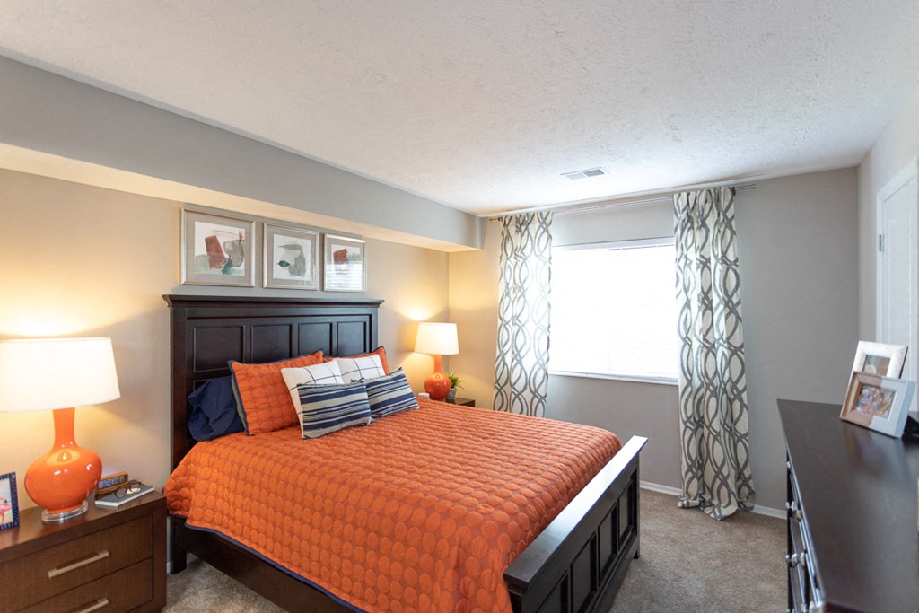 Sophisticated Bedroom With Plenty of Storage Chinoe Creek Apartments, PRG Real Estate, Kentucky
