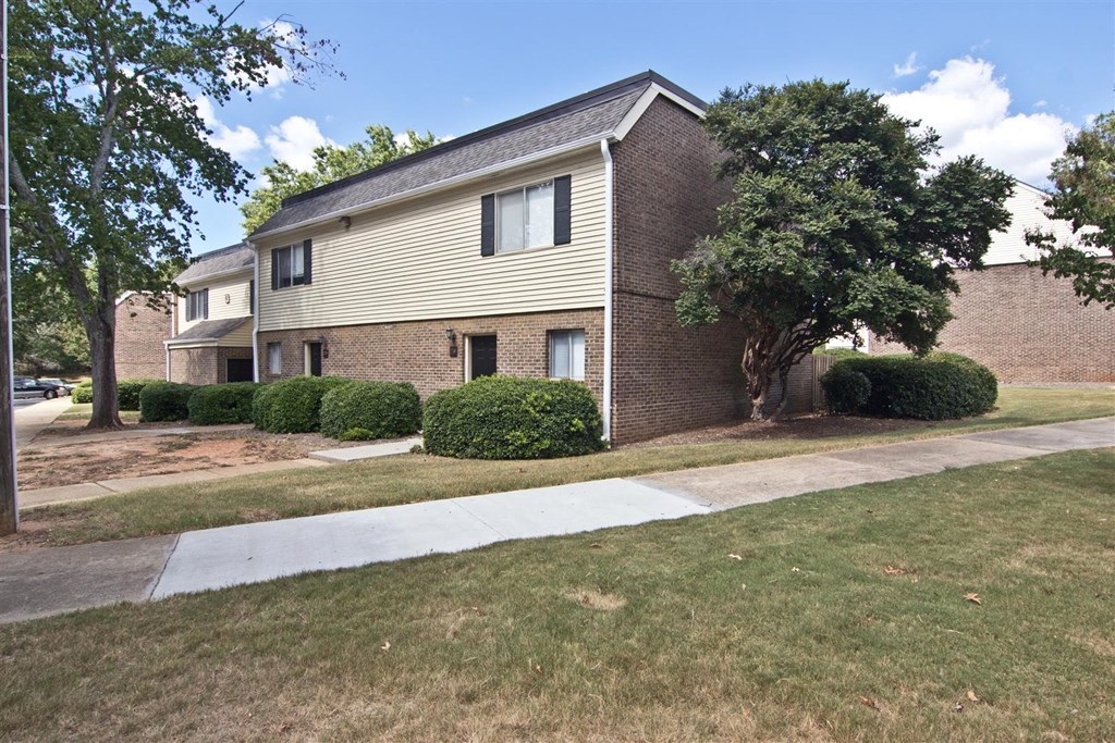 Outside view at Lakecrest Apartments, PRG Real Estate Management, South Carolina, 29615