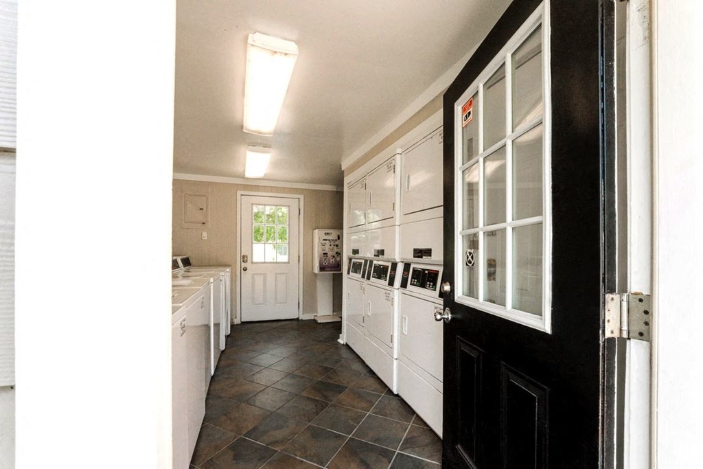 Laundry Center at Staples Mill Townhomes, Virginia