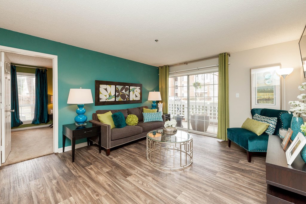 Living Space Plenty Of Natural Light at The Timbers, Richmond