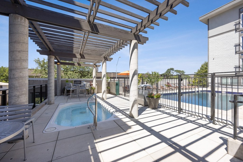 View of the Pool and Hot Tub at 45 Madison Apartments, Missouri, 64111
