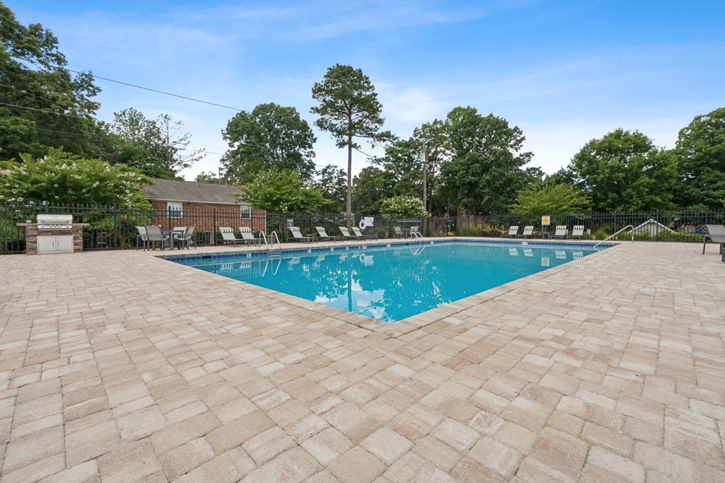 the swimming pool at our apartments at Hyde Park Townhomes, PRG Real Estate Management, Chester, VA