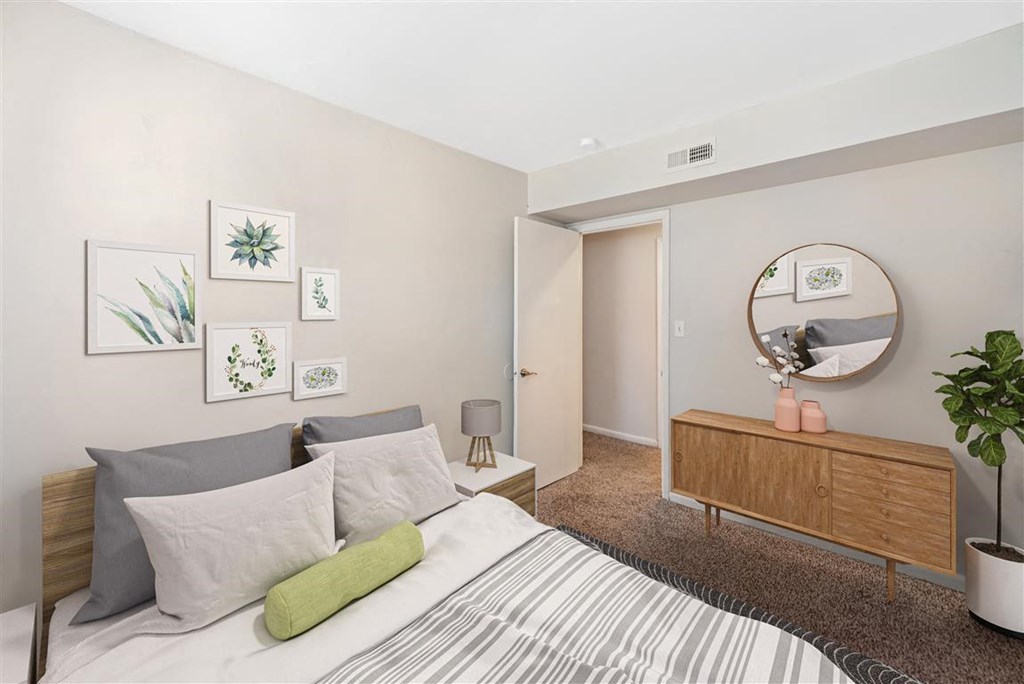 Bedroom With Closet View at Rivers Landing Apartments, PRG Real Estate, Hampton, 23666