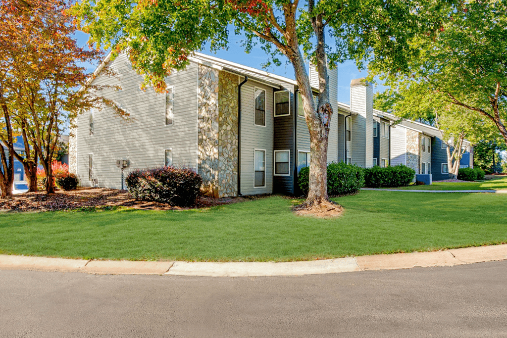 Safe Walking Paths In Courtyard at Edgemont Apartments, PRG Real Estate, Greenville, South Carolina