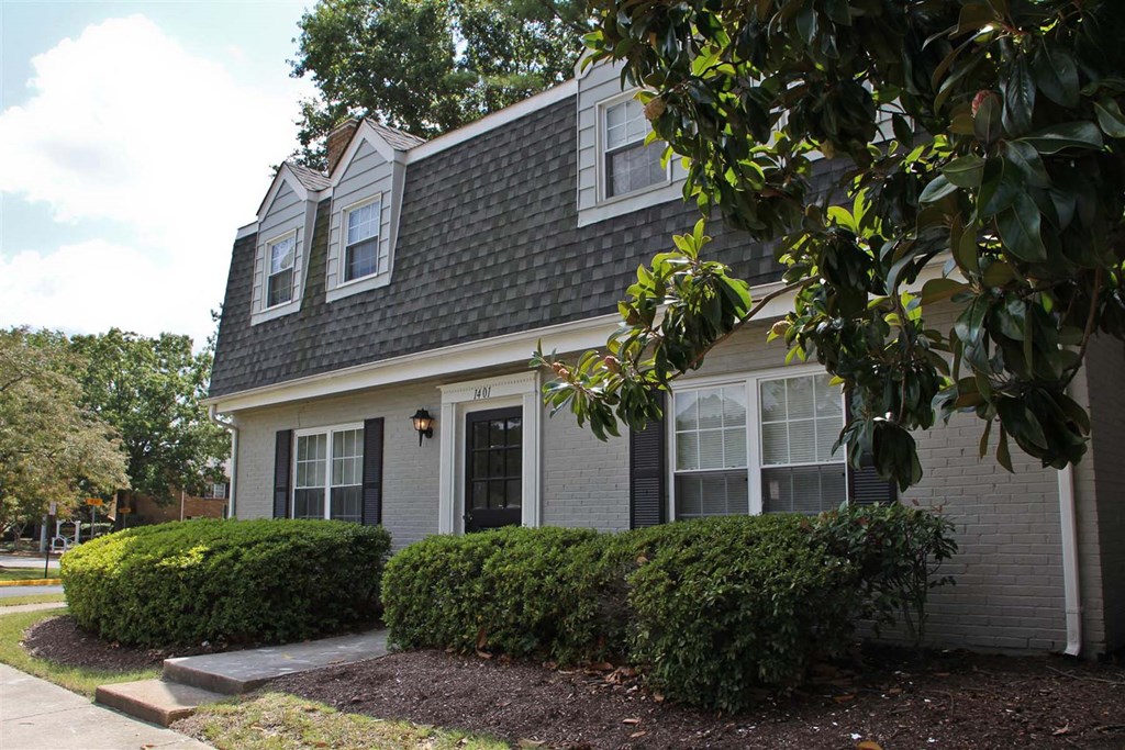 Exquisite Exterior at The Courtyards of Chanticleer, Virginia Beach