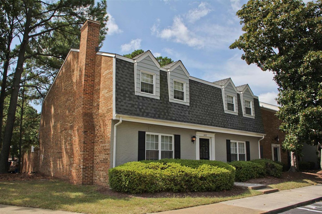 Exterior Property Design at The Courtyards of Chanticleer, Virginia Beach, Virginia