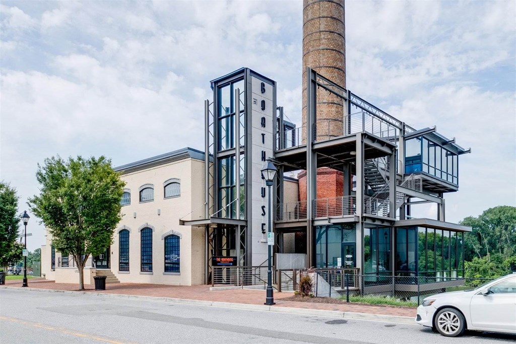 Exterior View at East 51 At Rocketts Landing, Virginia