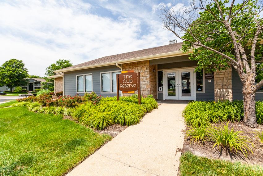 The Reserve At Barry Apartments, 8504 N Cosby Ave, Kansas City, MO