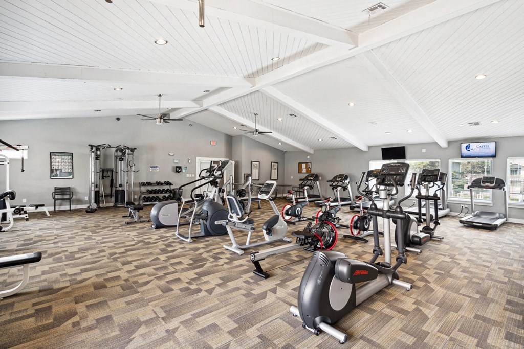 Cardio and Strength Center at The Reserve At Barry Apartments, Kansas City, Missouri