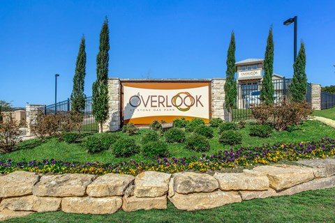 Entrance sign Overlook at Stone Oak Apartments, San Antonio, 78258