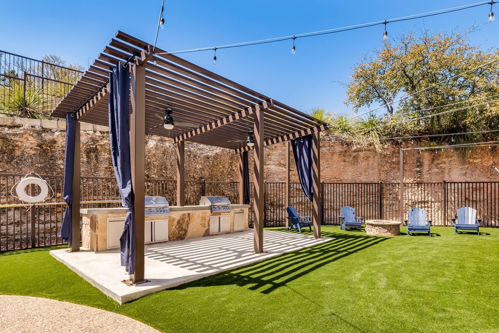 BBQ Grills at Mission Hills Apartments, San Antonio, TX, 78258