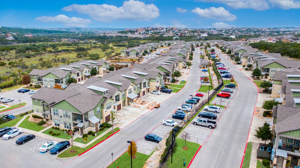 Welcome Home to Overlook At Stone Oak Park