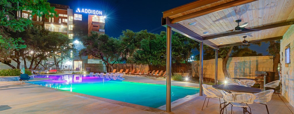 Luxury Style Outdoor Pool with BBQ Area and TV at Addison Medical Center Apartments, Texas