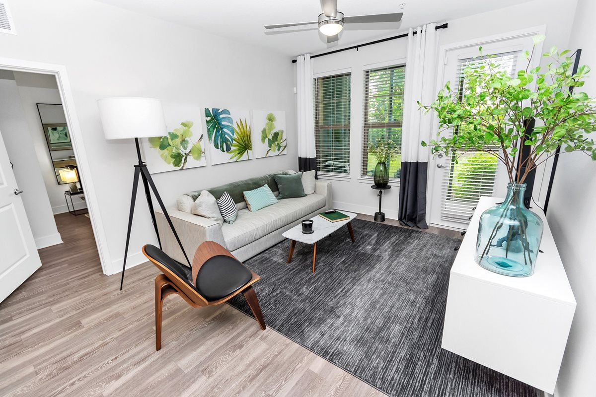 Pointe at East Shore Apartments