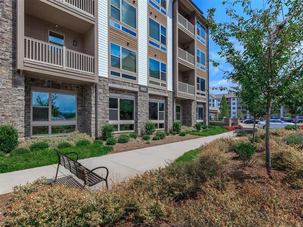 Safe Walking Paths In Berewick Pointe Courtyard at Charlotte, NC Rentals