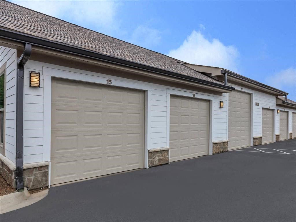 Universally Attached And Detached Berewick Pointe Garages in Charlotte Rentals