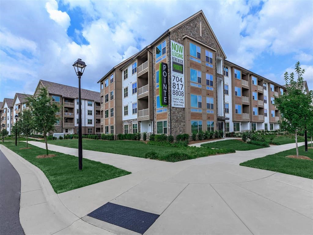 Greenspace Walking Trails at Berewick Pointe in North Carolina Apartments