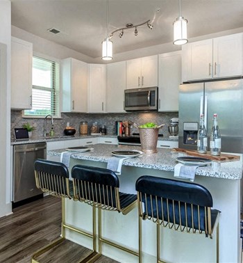 European-Style Kitchen With Breakfast Bar Berewick Pointe European-Style Kitchen With Breakfast Bar at North Carolina Apartment Rentals - Photo Gallery 3