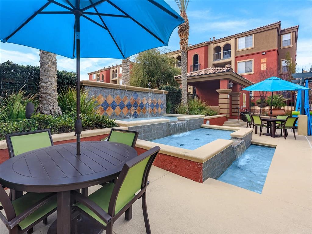 Relaxing Montecito Pointe Pool in Nevada Apartment Rentals