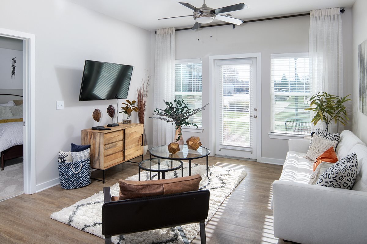 Pointe At Prosperity Village Apartments