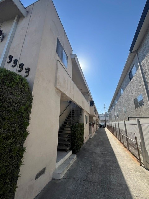 A building with the number 3333 on it.