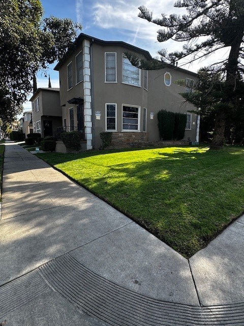5640 San Vicente Blvd LP Studio-2 Beds Apartment for Rent
