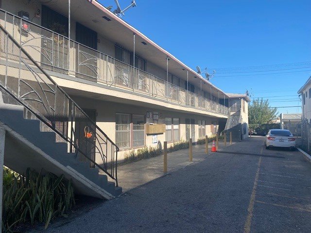 6326 Crenshaw Blvd. Rentals - Los Angeles