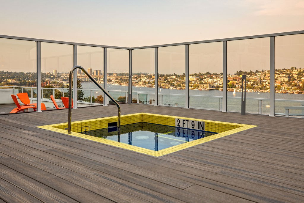 Hot Tub at The Summit at Lake Union, Seattle