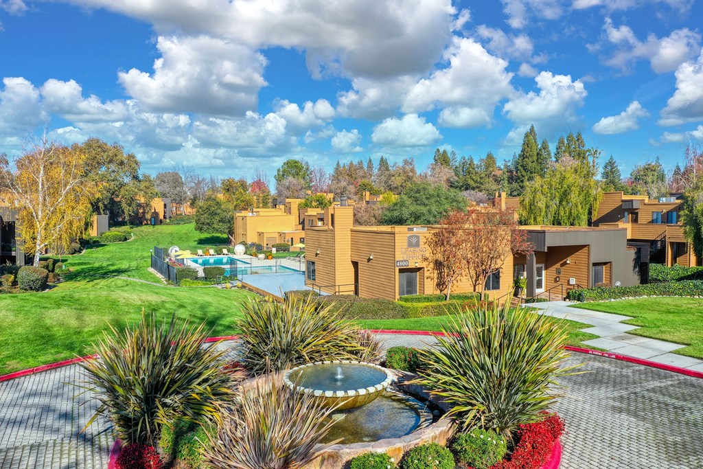 Community Entrance Community Entrance at Fountains of Fair Oaks, California