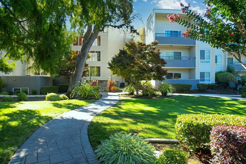 our apartments offer a clubhouse at The Retreat at Walnut Creek, Walnut Creek, CA