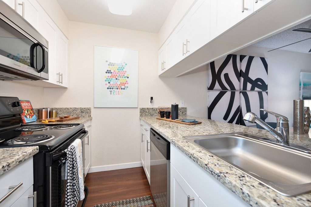 Chef-Inspired Kitchens at Hidden Oaks Apartments, Citrus Heights