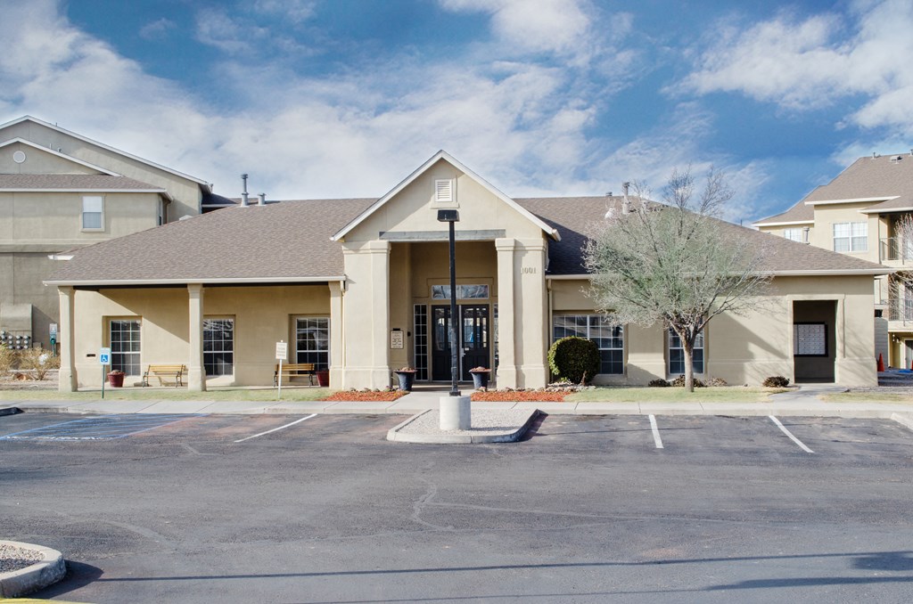 Arrowhead Ridge exterior