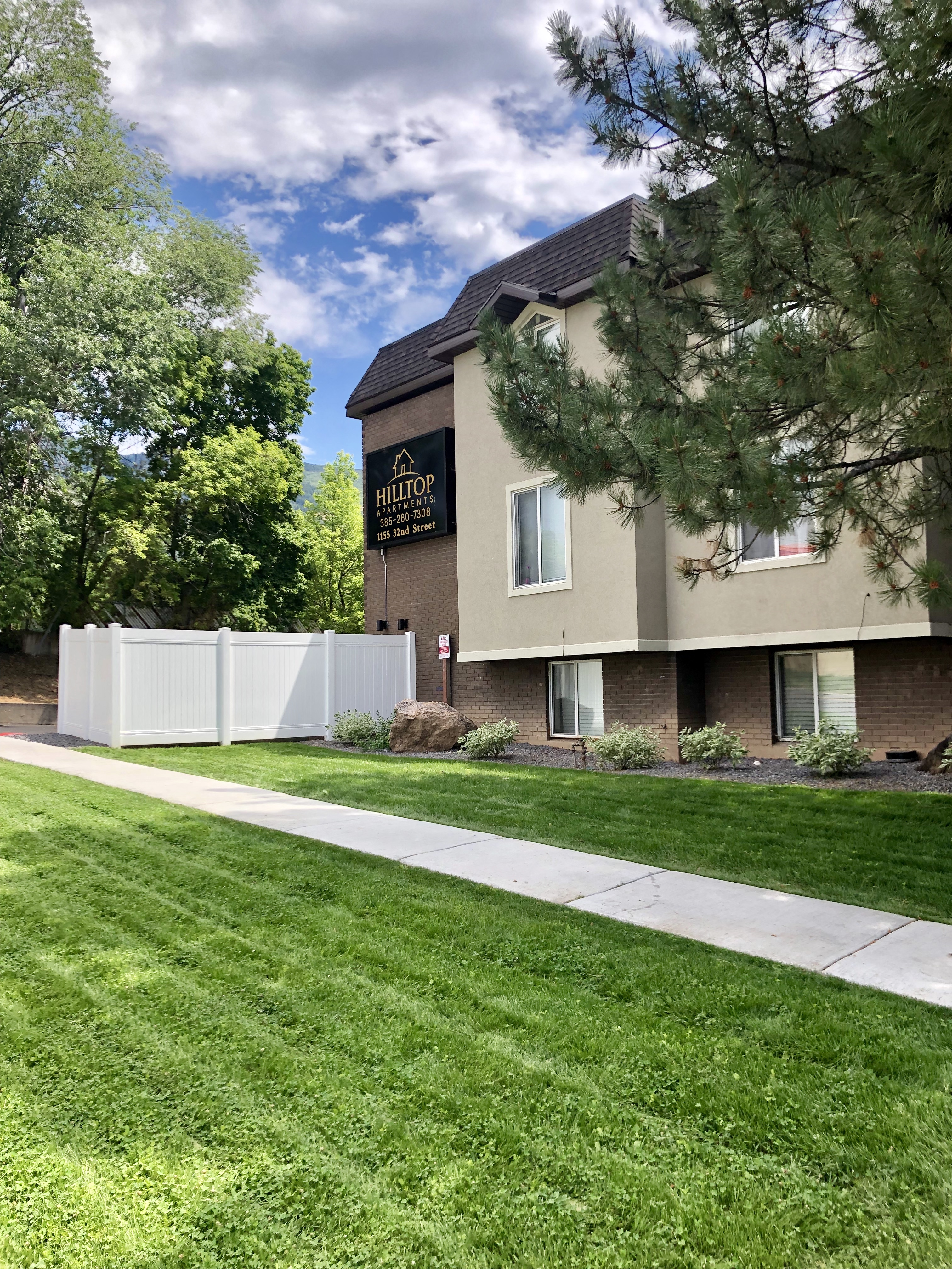 the building where the hotel is located