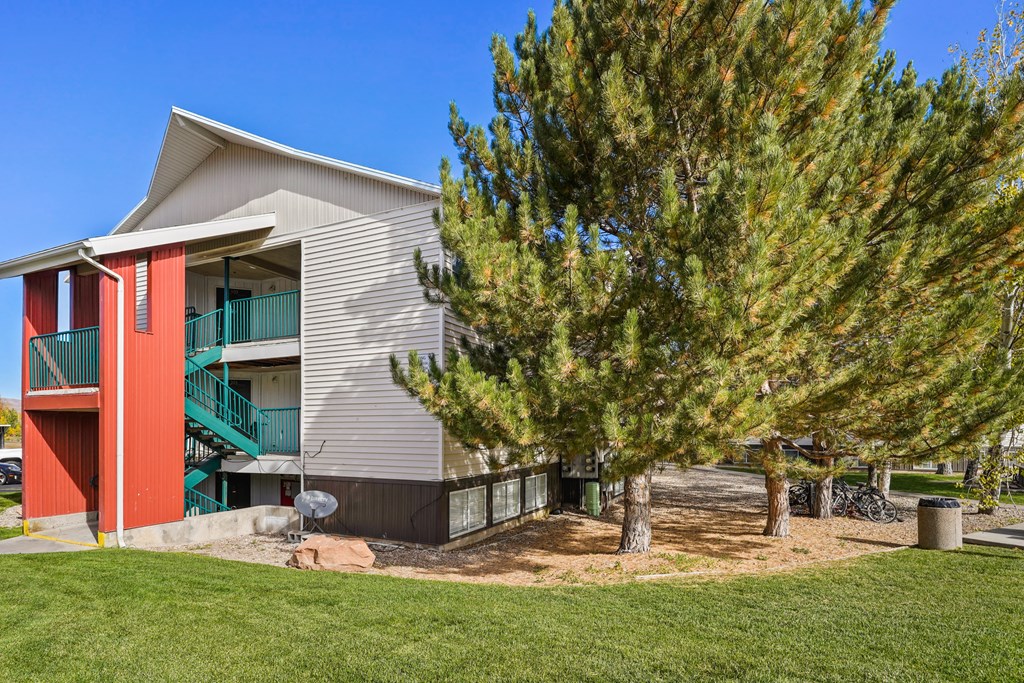 the building in which the hotel is located