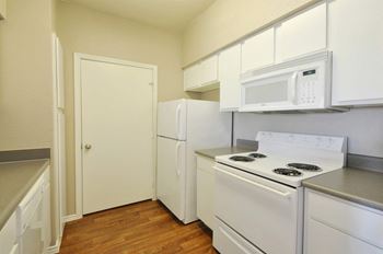 Contemporary Kitchen at Stoneleigh on Cartwright, Balch Springs, TX