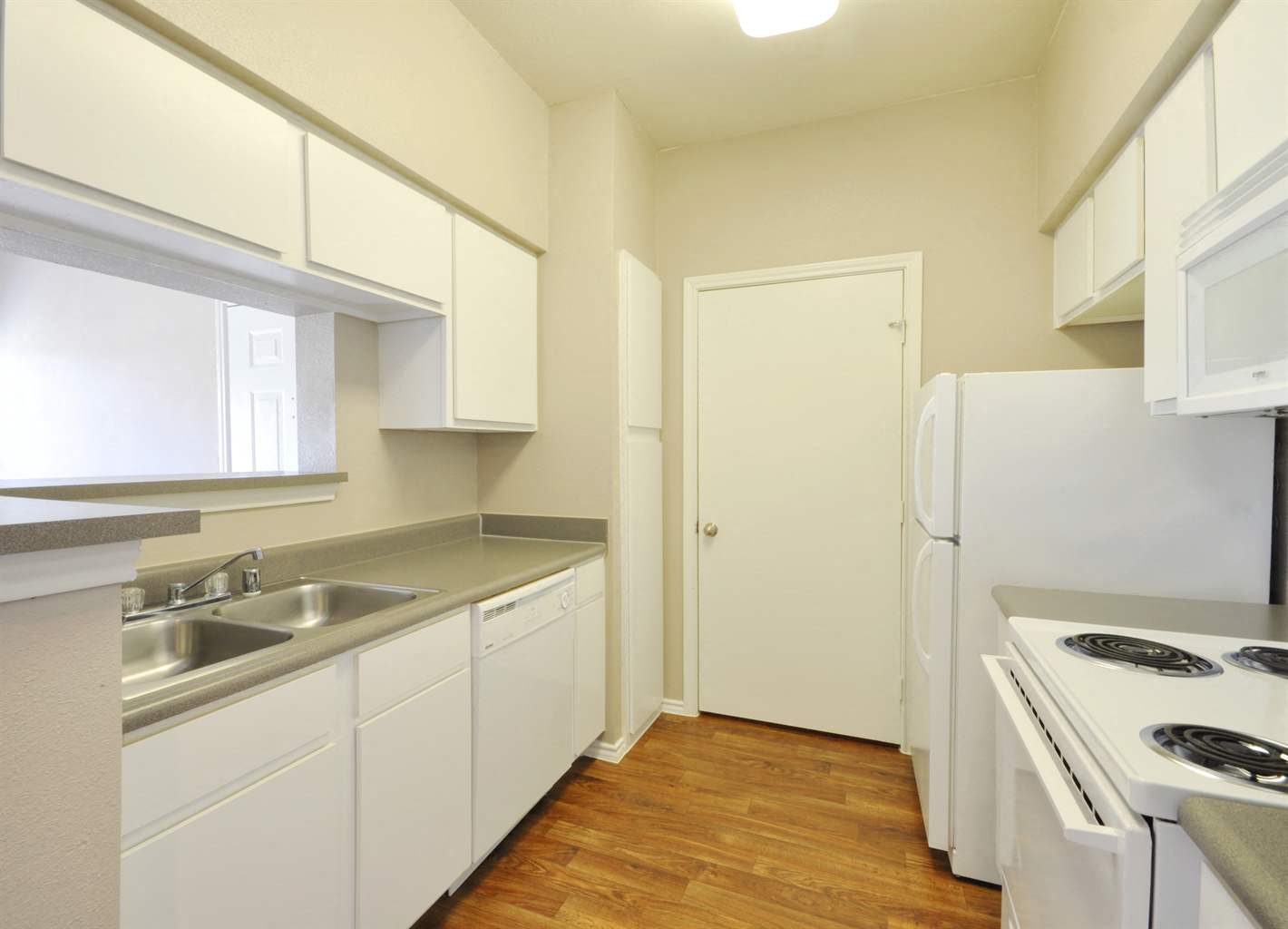 Sleek Interior Finishes at Stoneleigh on Cartwright Apartments, J Street Property Services, Mesquite, 75180