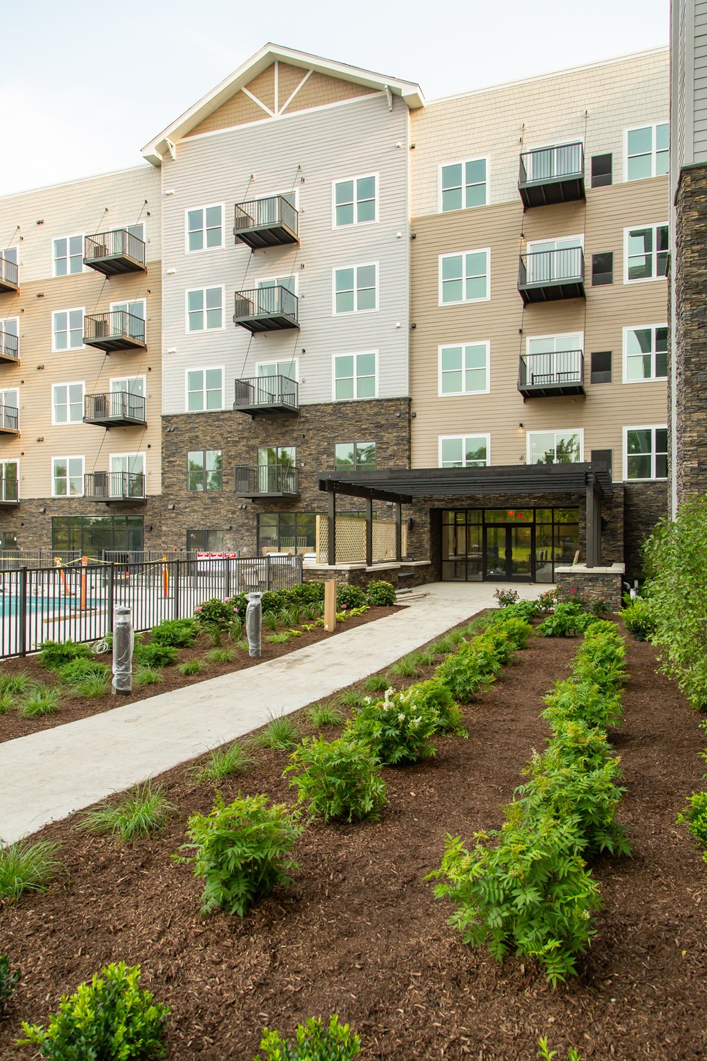 Courtyard View at Winfield Station Apartments, J Street Property Services, Winfield, 60190