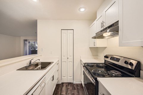 A Premium 1 Bedroom 1 Bath Kitchen at Brookhaven Apartments in Federal Way, Washington