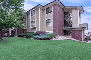 The Buttes Exterior Building The Buttes Exterior Building - Photo Gallery 3