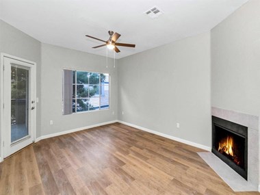 110 East Greenway Parkway 1-3 Beds Apartment for Rent - Photo Gallery 24