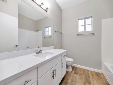 110 East Greenway Parkway 1-3 Beds Apartment for Rent - Photo Gallery 20